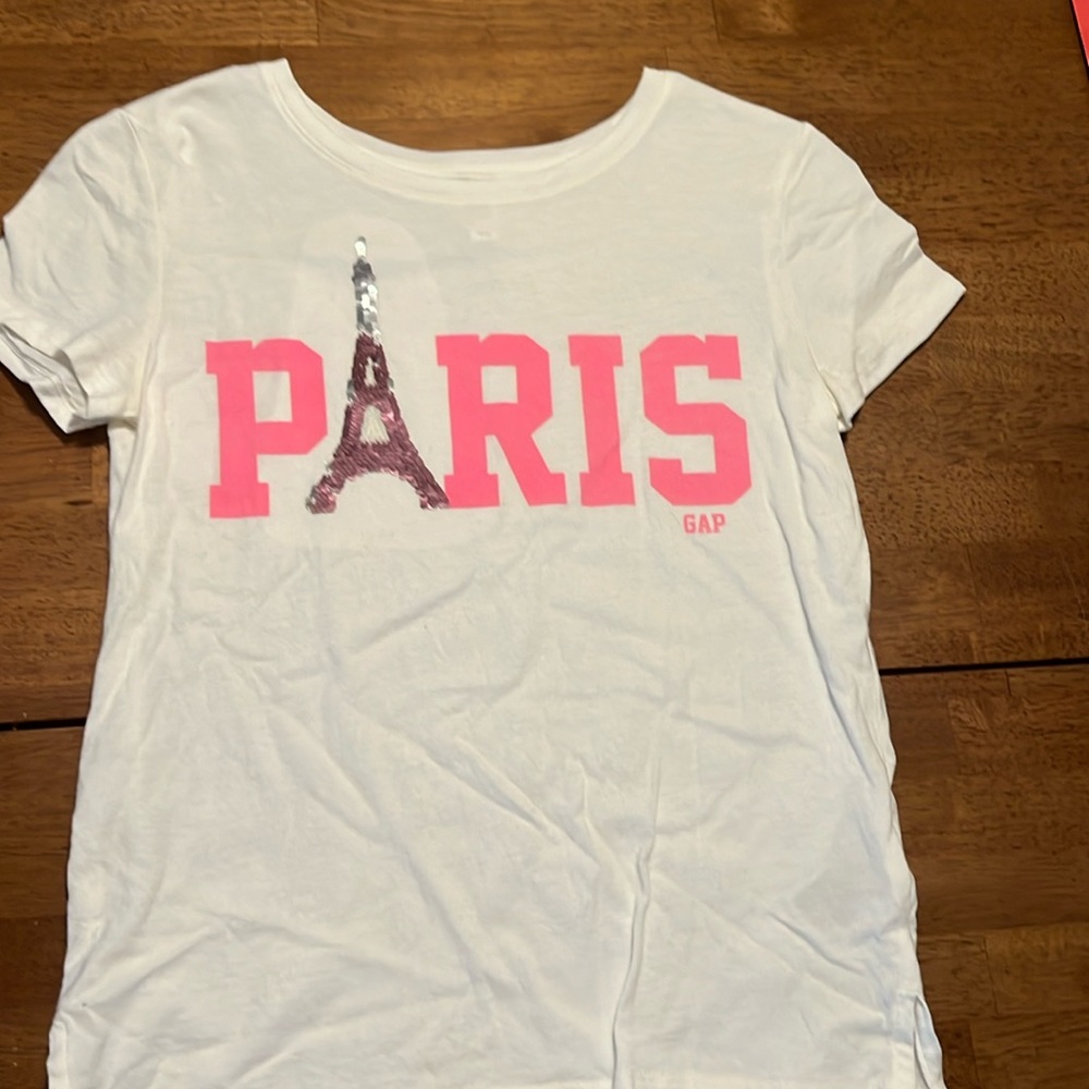 Gap kid size XL, white T-shirt, Paris